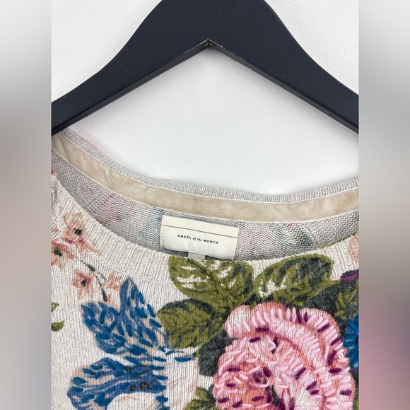 ANTHROPOLOGIE Angel of the North Floral Winter bouquet pullover. Size M - Picture 7 of 7